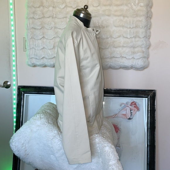 Claiborne mens wear crest polyester windbreaker for casual or formal wear - Picture 5 of 10